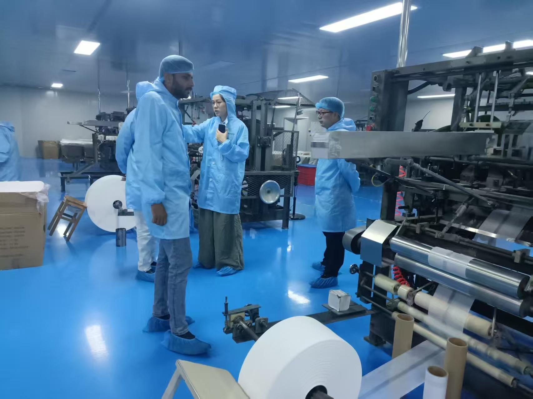 A delegação de Uganda visita a instalação Haorunmed, fortalecendo a confiança e a parceria