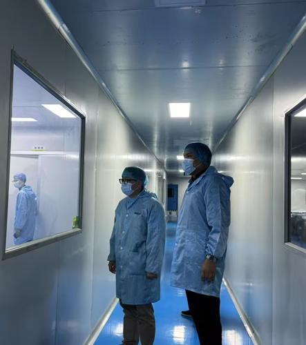 Visita à fábrica por convidado na exposição MEDICA na Alemanha; Explorando novas oportunidades no mercado médico europeu